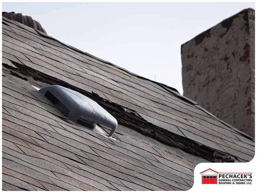 3 Easy-to-Miss Signs of Roofing Damage